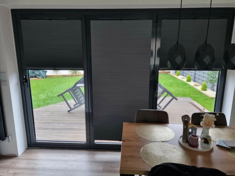 Frameless and easy to fit PLEATED BLINDS for bi-fold door Honeycomb BLACKOUT  - Image 4 of 4