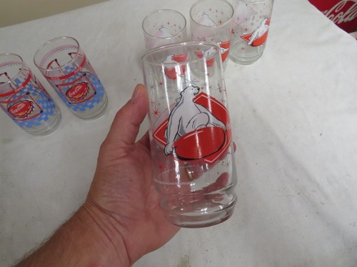 SET OF 8 COCA COLA GLASSES CHRISTMAS BEAR - Picture 5 of 6
