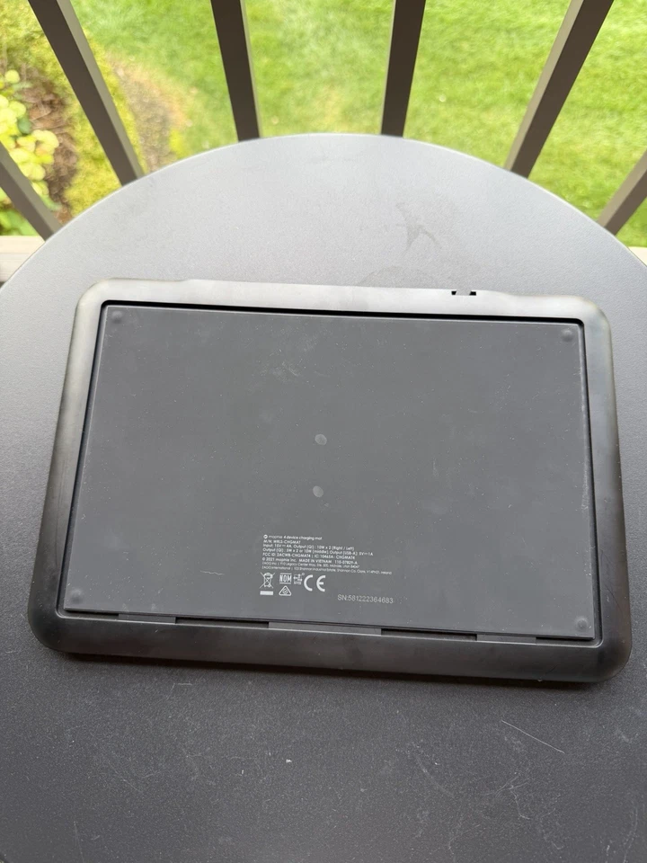 Mophie 4 in 1 Wireless Charging Mat for Apple iPhone, AirPods & Watch Samsung - Image 4 of 4