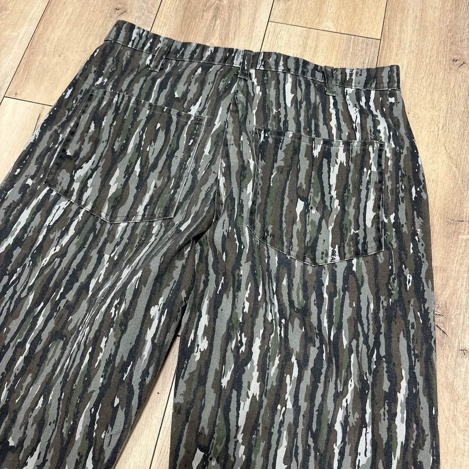 VTG Realtree Camo Cargo Pants Mens  Outdoor Hunting Vintage USA MADE 32x29 - Image 4 of 4