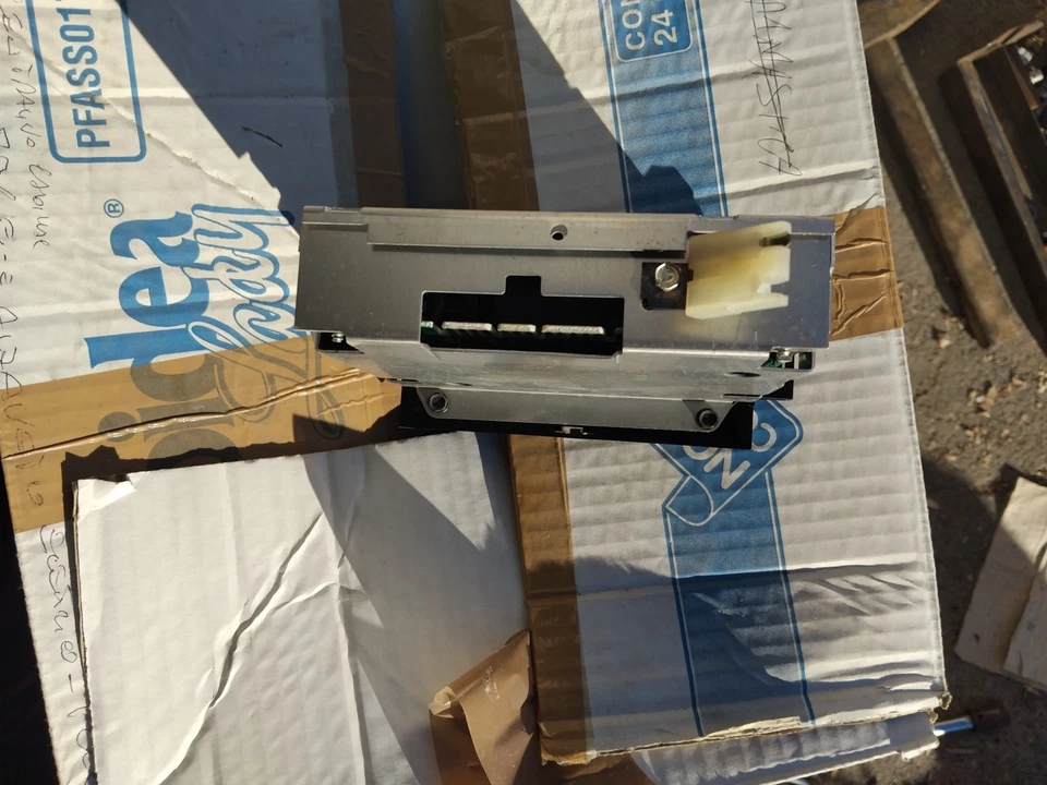 Interruttore elettronico del climatizzatore Cadillac De Ville 1983-1985 - Immagine 3 di 3