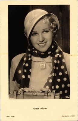 CPA Gitta Alpar ,,Ross'' Verlag 7158/1 FILM STAR (67317)