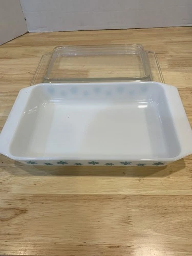 Pyrex Snowflake 548-B 1 1/4 Qt Casserole Dish With Lid 550 C 1 A-28 Rare Vintage