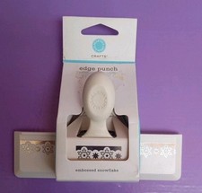 Martha Stewart Crafts, Edge Punch, Embossed Snowflake Winter Border, Die-Cut