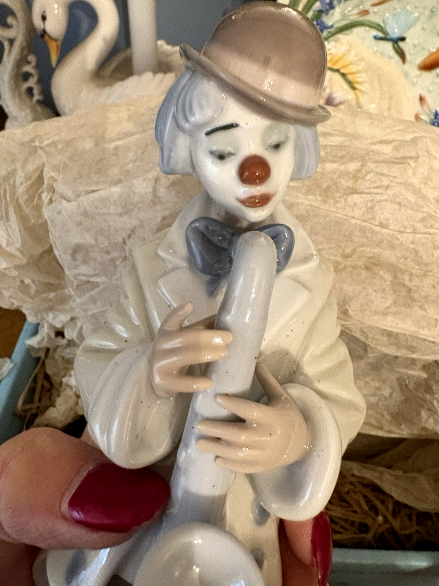 Lladro Clown #5471 With Saxophone 