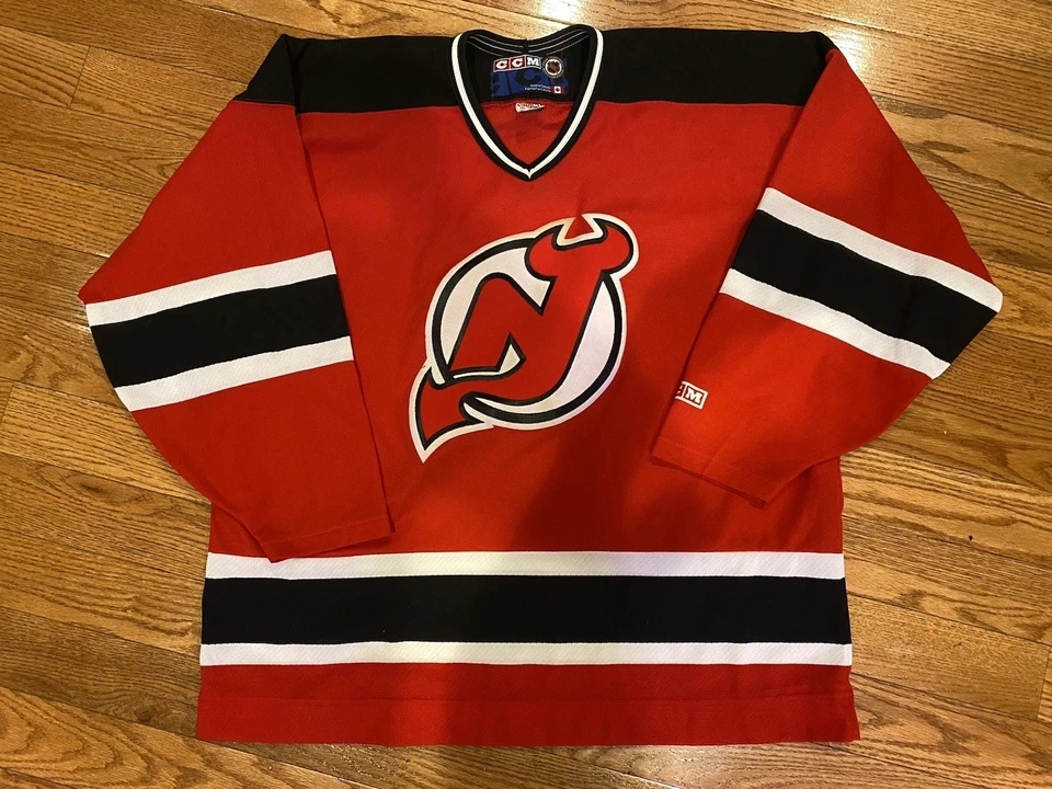 Vintage 1990s New Jersey Devils NHL Men’s XXL Hockey Jersey CCM Air-Knit MIC Red - Image 2 of 4