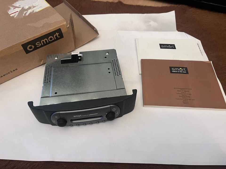 Smart 450 Grundig Autoradio Radio Schwarz/Anthrazit 0013413V007 Mit CODE - Bild 3 von 4