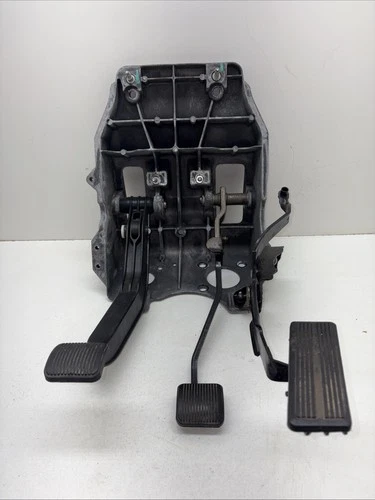 2002 -2005 Dodge Ram 1500 2500 3500 Clutch Brake Gas Pedal Assembly OEM Manual