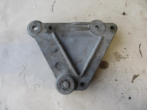 55567289 KLIMAKOMPRESSOR TRÄGER LAGERBOCK OPEL ZAFIRA C TOURER (P12)  1.4 TURBO