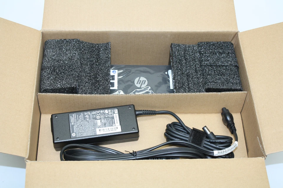 HP EliteBook Docking Station 8440p 8460p 8470p 8470w 8560p 8570p 8570w 8770w - Image 3 of 4