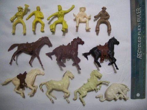 12 RARE MARX WESTERN COWBOYS COWGIRL HORSES 1/32 54MM 60MM PLASTIC PLAYSET