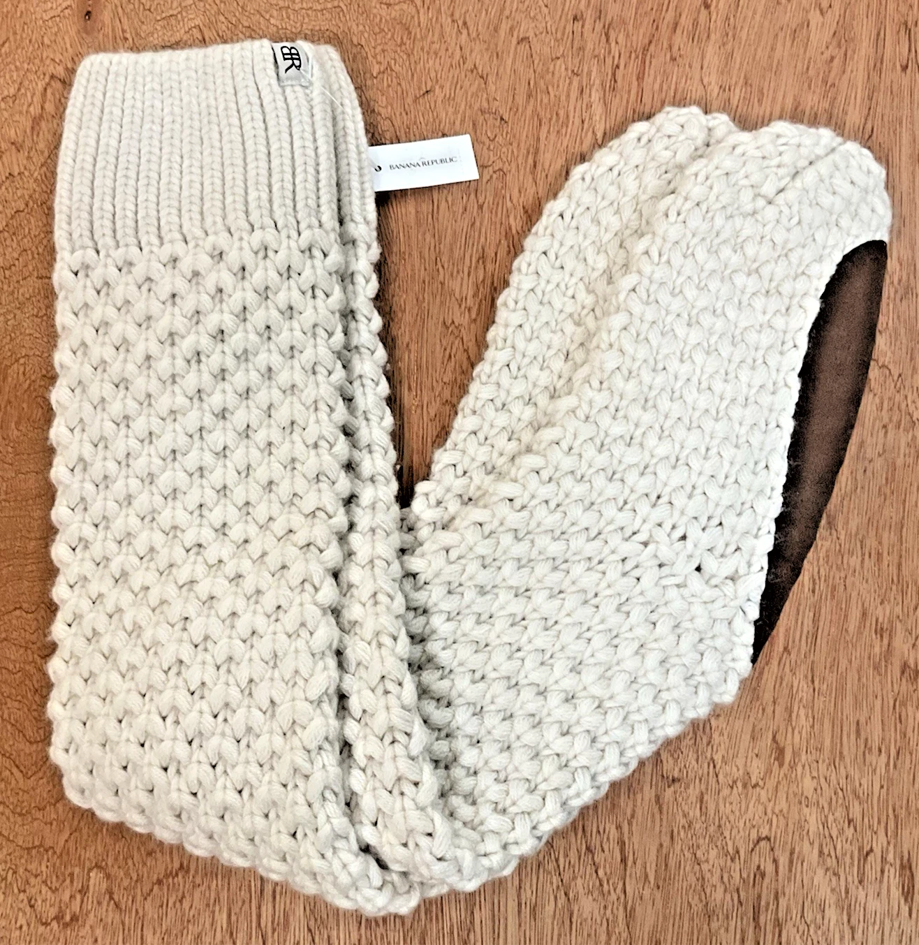 Banana Republic Socks Women 100% Fine Merino Crochet Stitch Tall Ivory - NEW