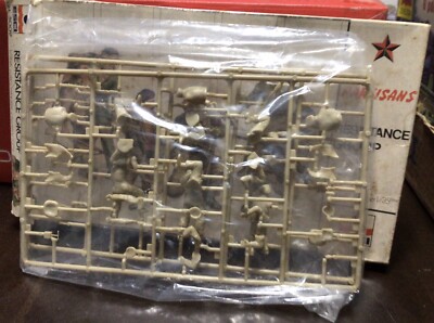 VIntage ESCI Partisans Resistance Group 1/35 Model Kit #5009