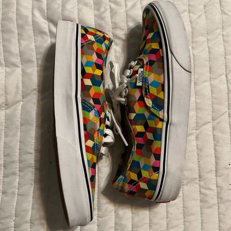 Zapatillas Vans Auténticas Multicolor Estampado Geométrico Cubo Mujer’s 8.5 (Hombre’s 7) Foto 2 de 4