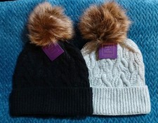 David and Young Collection Women  s One Size Chunky Knit Beanie Pompom Hats