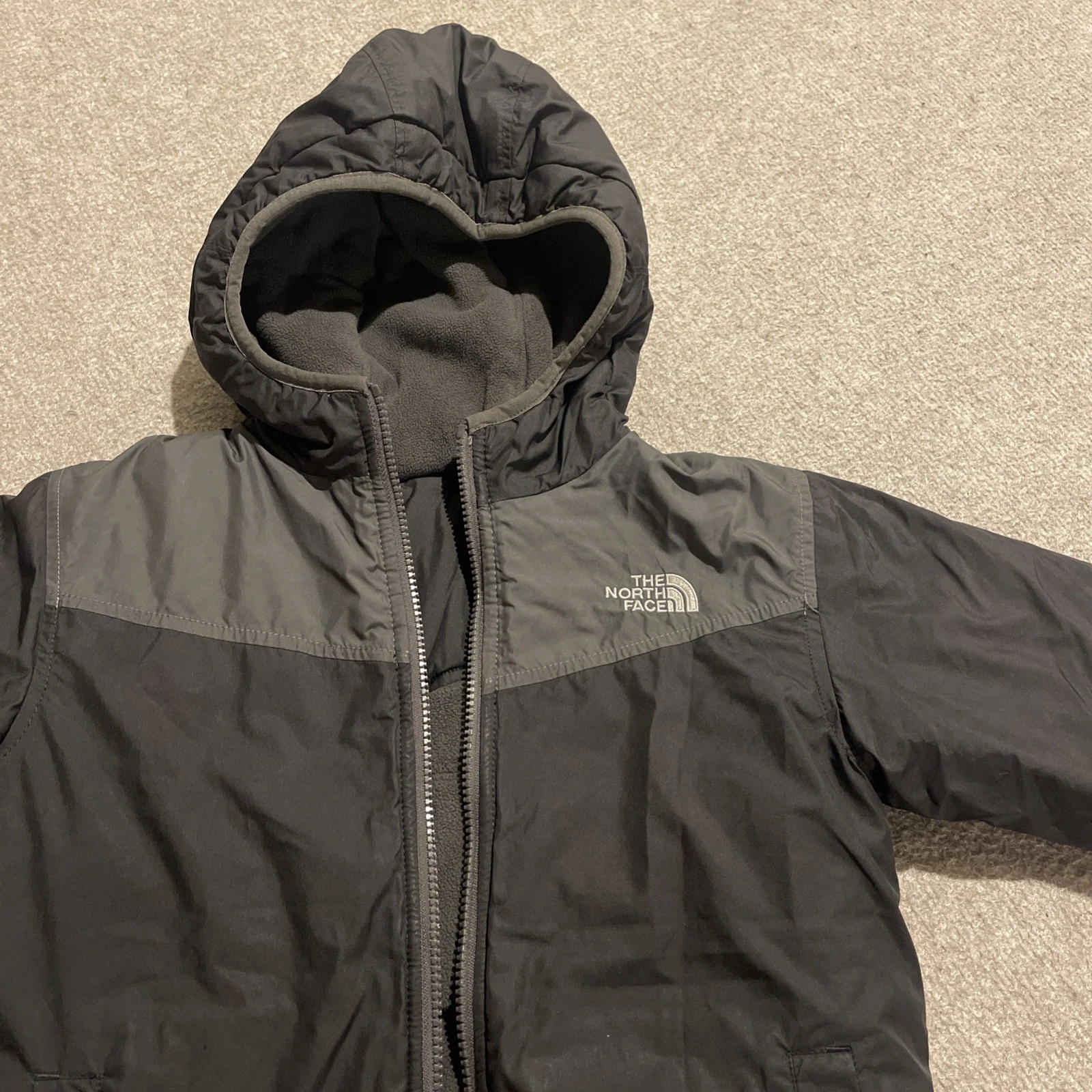 Northface Reversible Kids Boys Black/Gray Fall Winter Jacket Size 6-7yrs