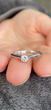 18ct white gold Natural Diamond engagement ring