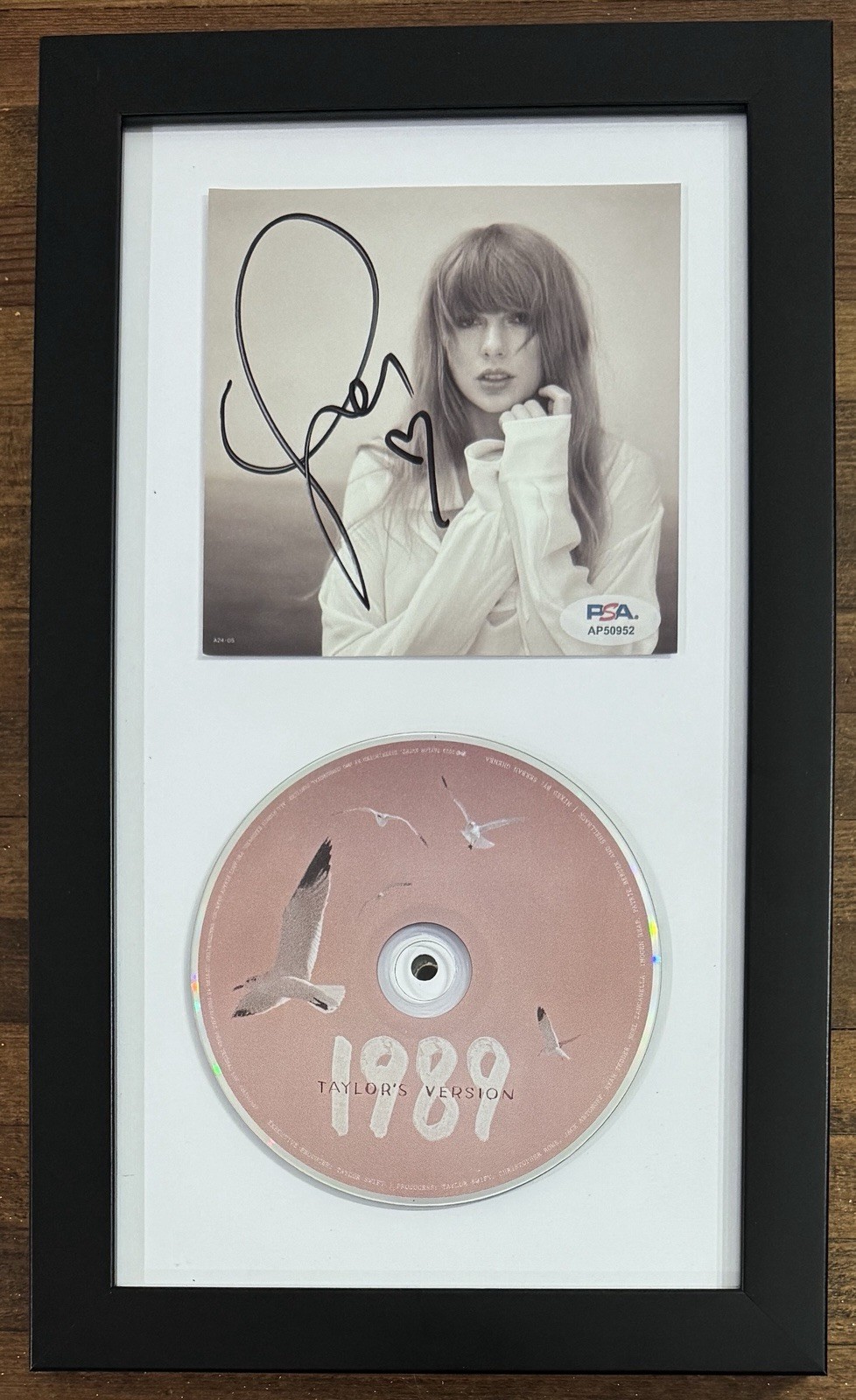 Framed TAYLOR SWIFT 1989 PINK CD & SIGNED Autographed HEART Picture PSA DNA COA