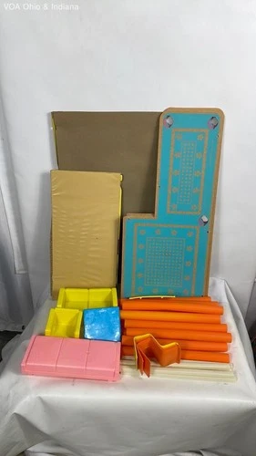 Vintage Mattel Barbie Townhouse 1974 3-Story Dollhouse Furniture & Original Box