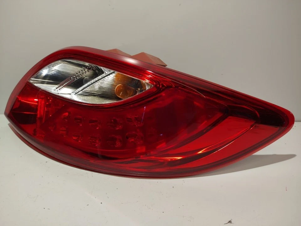 Feu arrière/arrière sur carrosserie MAZDA DEMIO RHD 2010 (CÔTÉ CONDUCTEUR)... - Photo 2/4