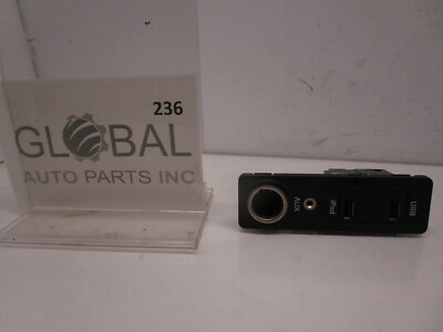 10-12 JAGUAR XJ XJL CENTER CONSOLE AUX PLUG PORT CONNECTOR OEM