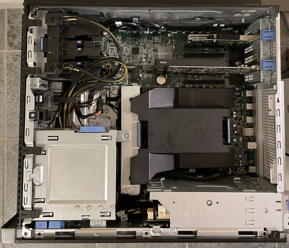 Dell Precision T5820 W-2123 3.6/3.9T 64GB 256GB SSD 2x10GBE + p2000 5G - 24L4CM2 Foto 4 de 4