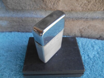 VINTAGE ALUMINUM BOWERS SURE FIRE FLIP TOP CIGARETTE LIGHTER - PLAIN