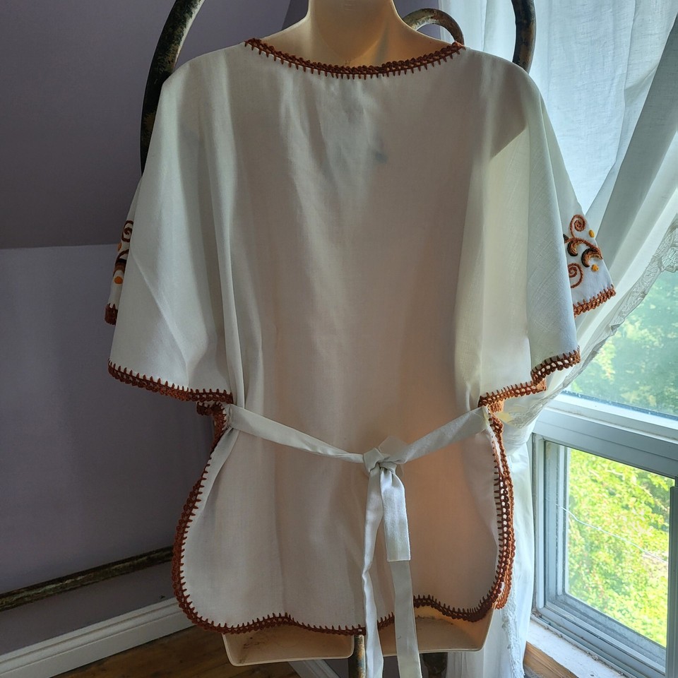 Vintage Hungarian Blouse Embroidered Peasant Top Ethnic Folk Shirt Sz L