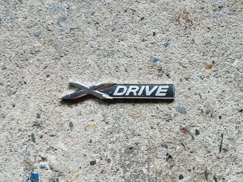 BMW 3er E90 E91 LCI Schriftzug X-Drive Kotflügel vorne rechts 7224616