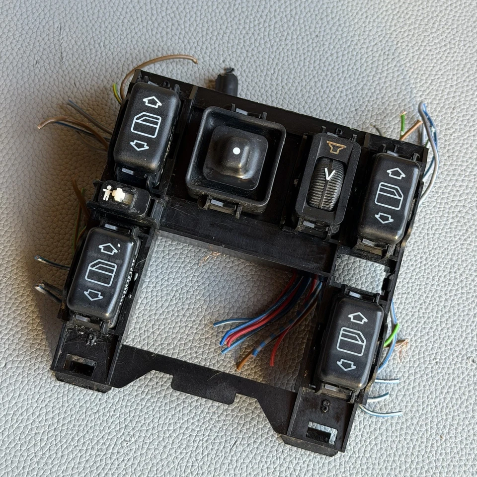 Interruptor de ventana principal y espejo de consola central OEM Mercedes 86-90 W124 W126 Foto 3 de 4