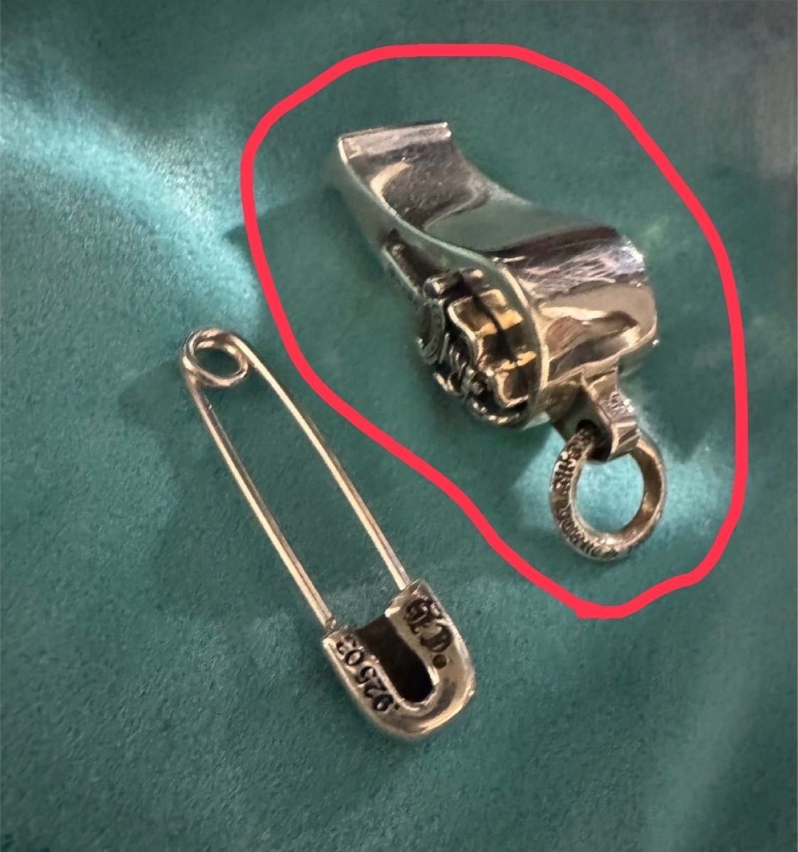 Chrome Hearts Double-Sided Dagger Tiny Whistle Ne… - image 2