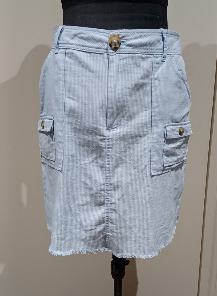 Mossimo Summer/Spring Skirt 14, Light Blue Striped Short Cargo Style