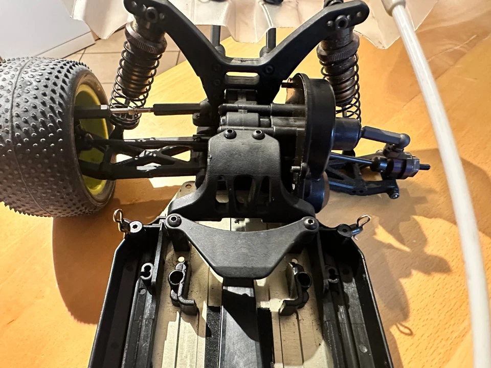 Kyosho Kit 1/10 RC Tout Terrain RB6  1/10 0925 - Photo 3/4