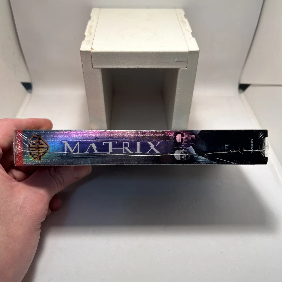 The Matrix (VHS, 1999 Collectors Edition Widescreen) NEW SEALED WATERMARKS! - Image 4 of 4