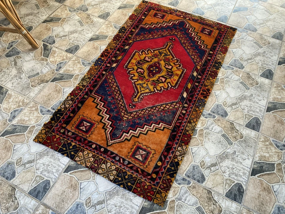 1980s Geometric Turkish Vintage Tribal Handmade Anatolian Area Rug 2′7.9″×4′10.6 - Image 3 of 4