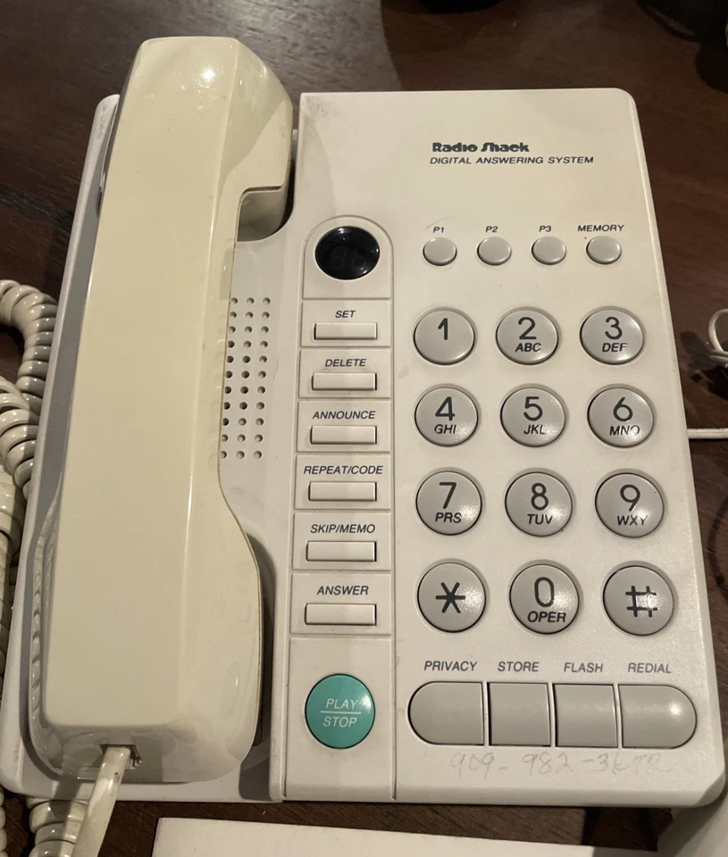 1997 Radio Shack TAD-1004 Digital With Voice Stamp & Speed Dial Phone - Image 2 of 4