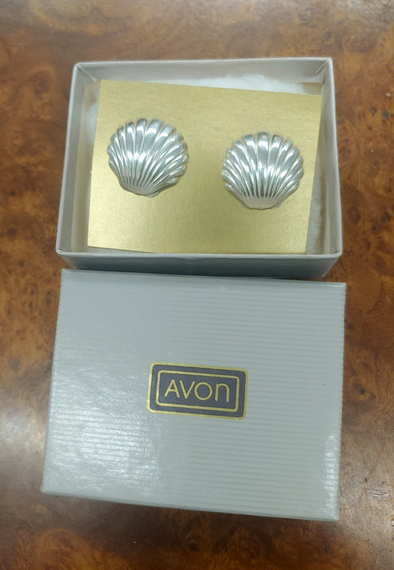 Vintage 1986 Sterling Silver Scallop Pierced Earrings Avon