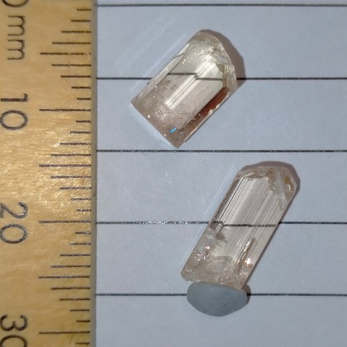 Imperial Topaz facet rough cutting grade raw crystals 2pcs bundle Katlang 7.9ct - Picture 6 of 7