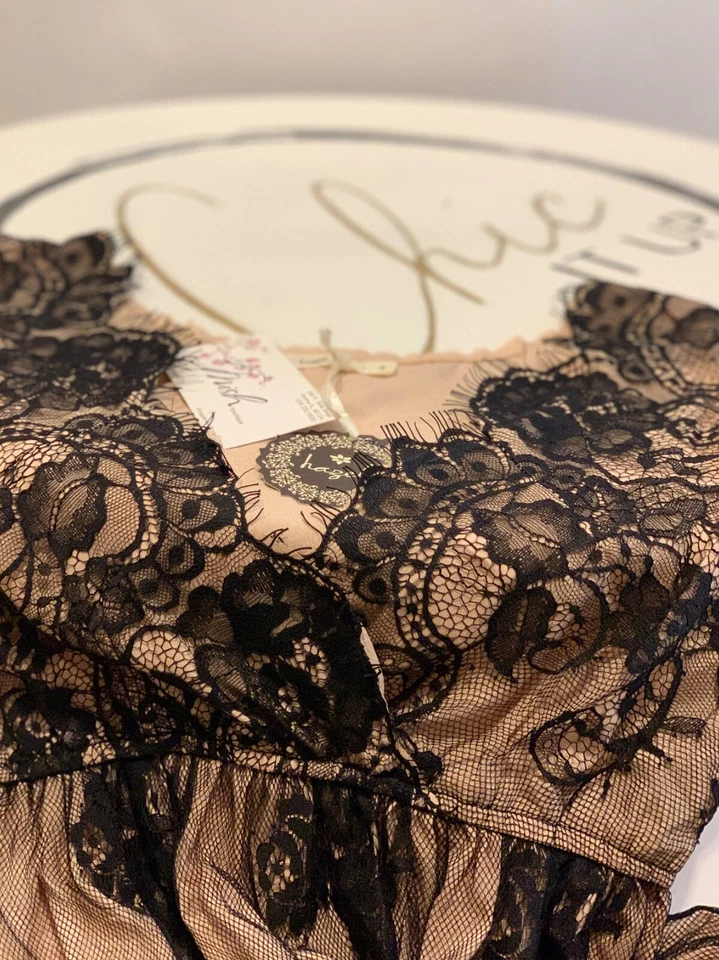 精品黑色蕾丝裸色无袖紧身连衣裙-女式小号全新带标签 — 第 2/4 张图片