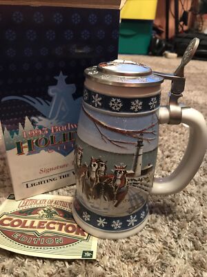 A&E Budweiser 1995 Lidded Holiday Stein Signature Series Lighting The Way Home