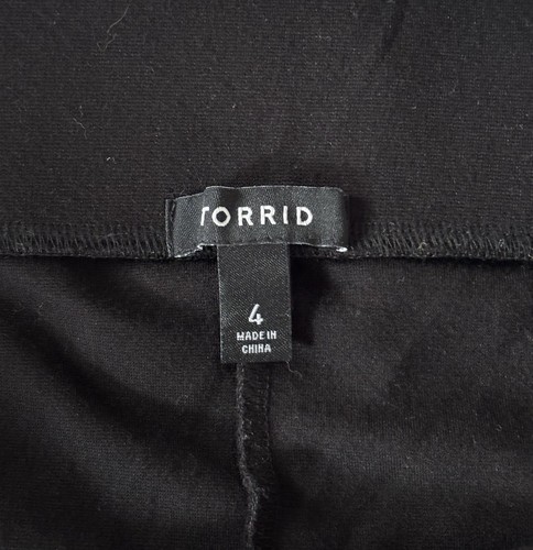 Torrid 4 Pull-On Black Knit Mini Skirt Stretch Embroidered Studded Hemline - Picture 3 of 6