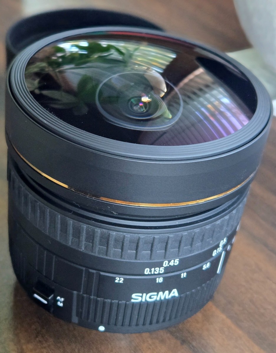 Sigma 8mm f/3.5 EX DG Fisheye Lens for Canon EF DSLR – Ultra Wide