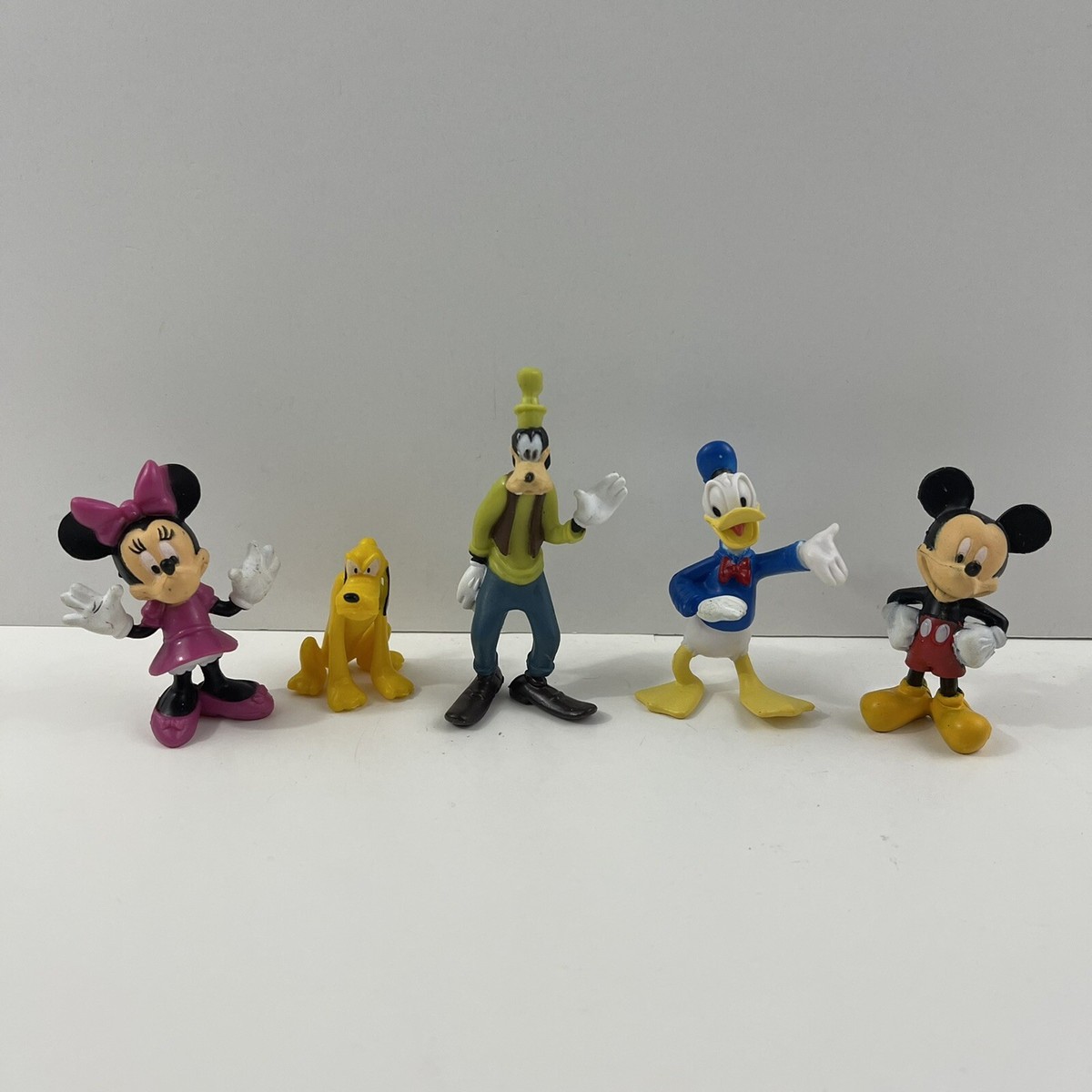 Disney Mickey Mouse Minnie Mouse Goofy Donald Duck Pluto Disney Mickey Mouse Minnie Mouse Goofy Donald Duck Pluto