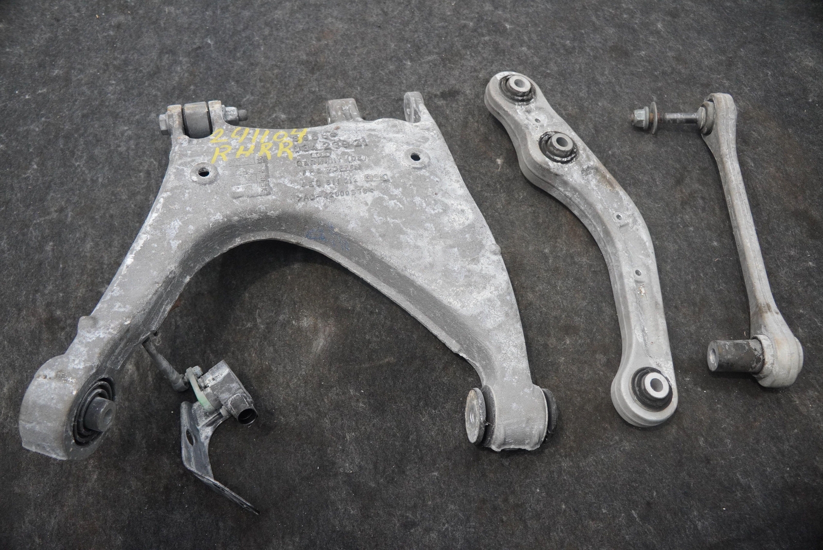 Set 3 Rear Suspension Right Control Arm 4E0511512G OEM Bentley Flying Spur 2014
