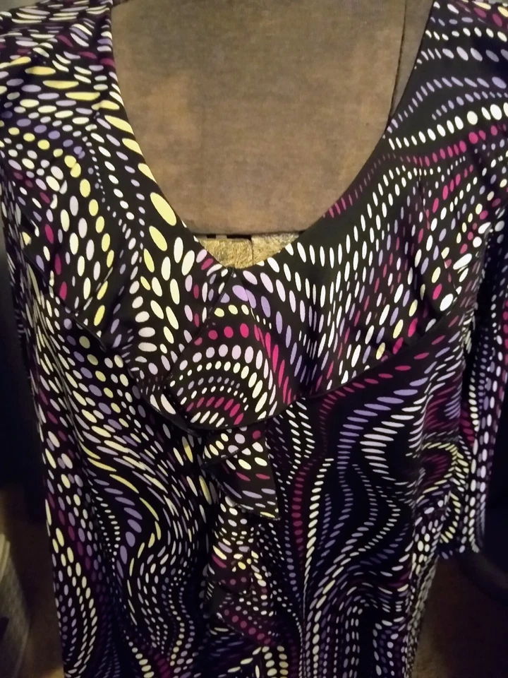 Blusa J T B tamanho XL axilas 25 no ombro para baixo 25 na parte inferior 26 em Lk nova com etiquetas - Imagem 2 de 4