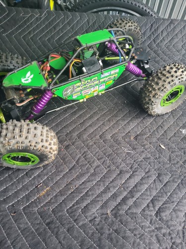 Ax-10 scorpion custom rc car axial crawler - Picture 19 of 20