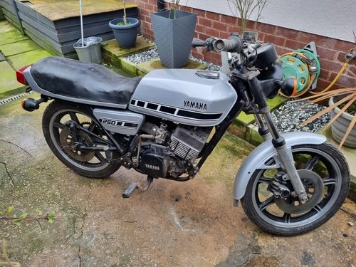 Yamaha Rd250 D - Picture 1 of 9