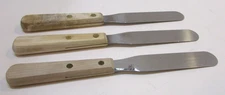 3 Vintage 1960s 3/4" Wide Spreaders 7.5" Ekco USA Stainless Steel w Wood Handles