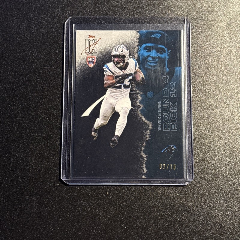 2025 Signature Class Trevor Etienne Rookie Black Parallel #2/10!! SSP RC