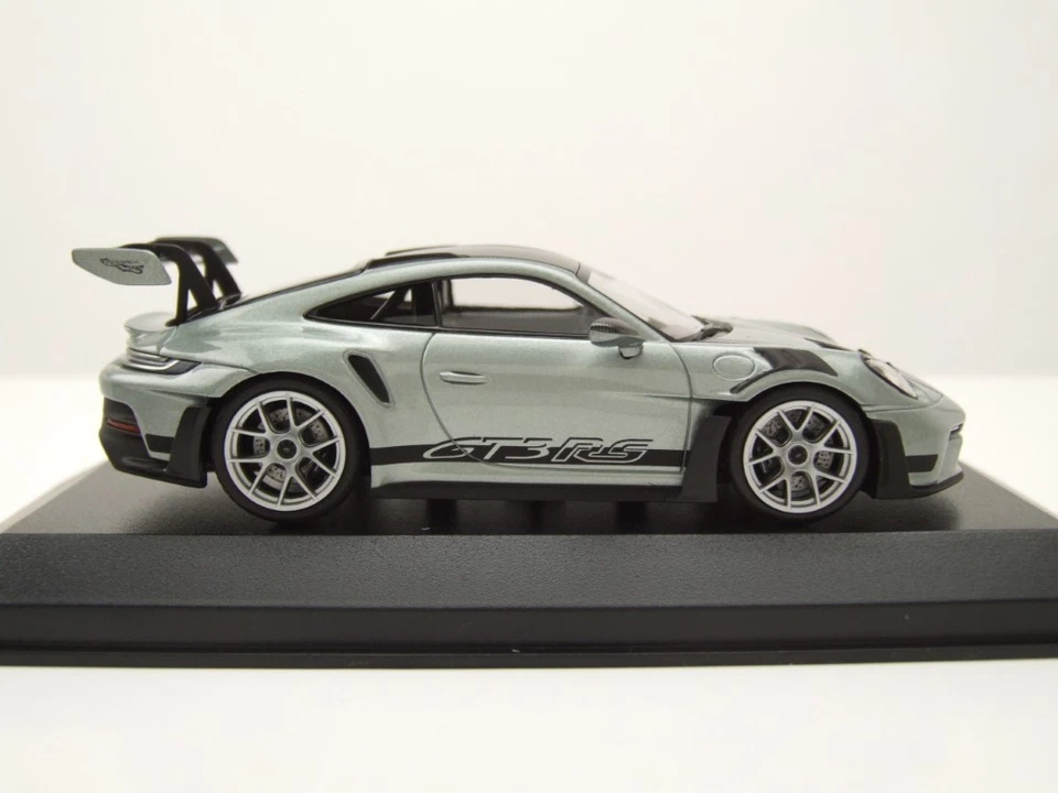 Porsche 911 (992) GT3 RS 2023 Argento Modellino 1:43 Minichamps - Immagine 4 di 4